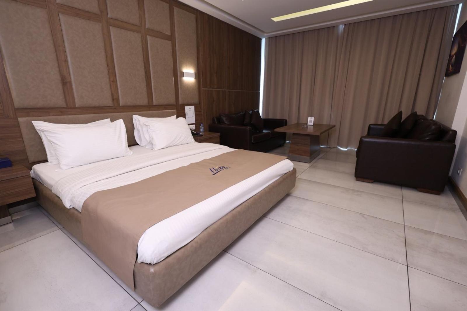 Ibiza Hotel จูนิเย ภายนอก รูปภาพ
