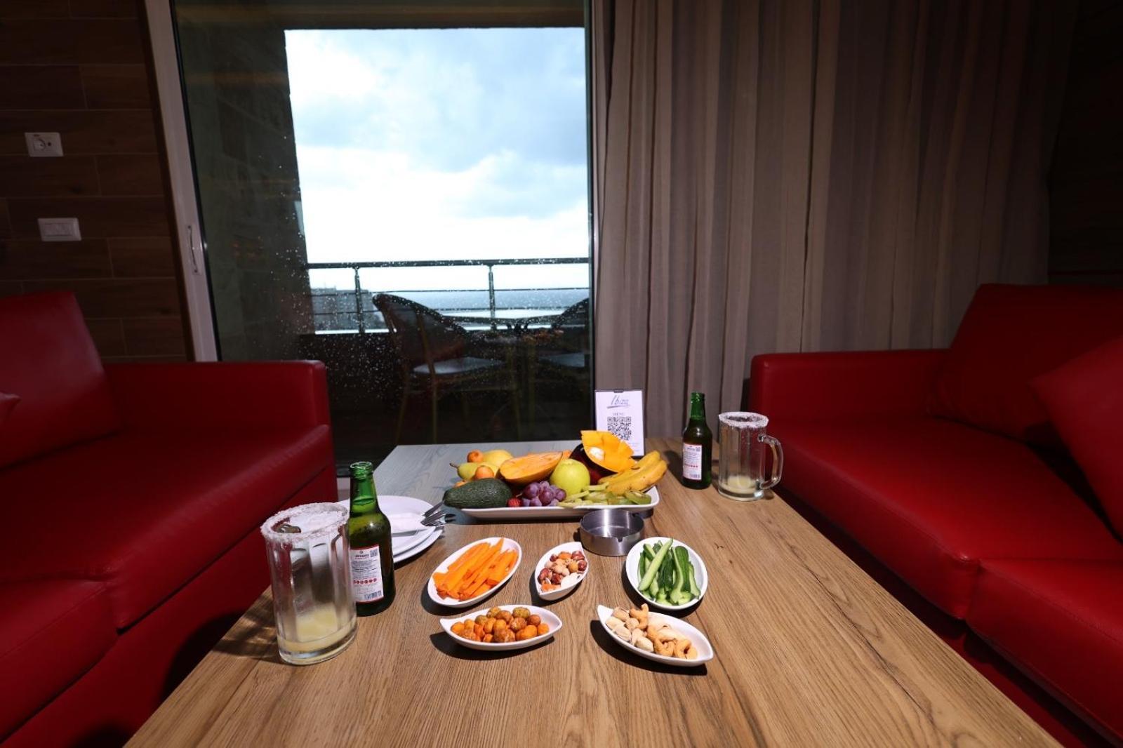 Ibiza Hotel จูนิเย ภายนอก รูปภาพ