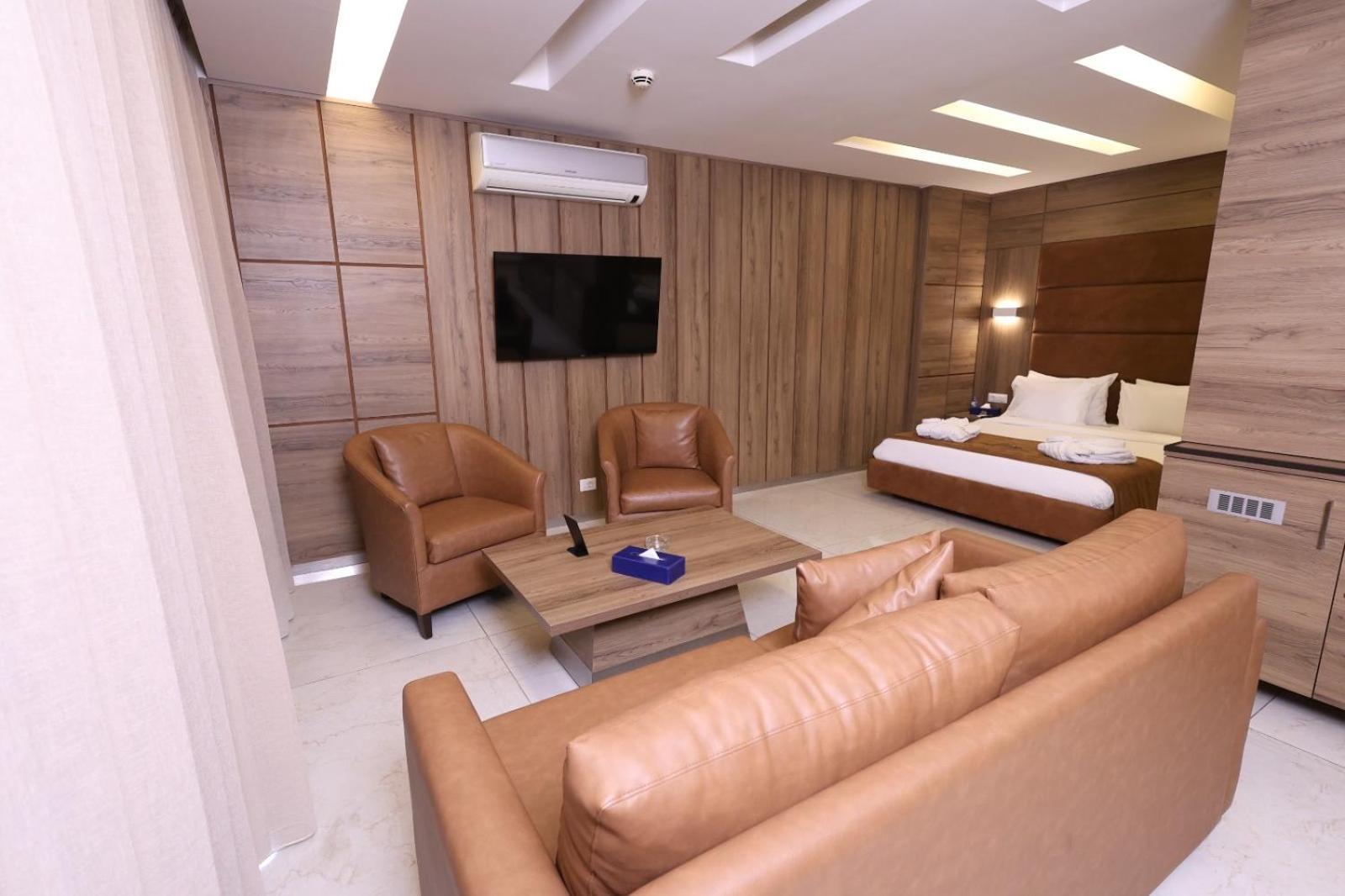 Ibiza Hotel จูนิเย ภายนอก รูปภาพ