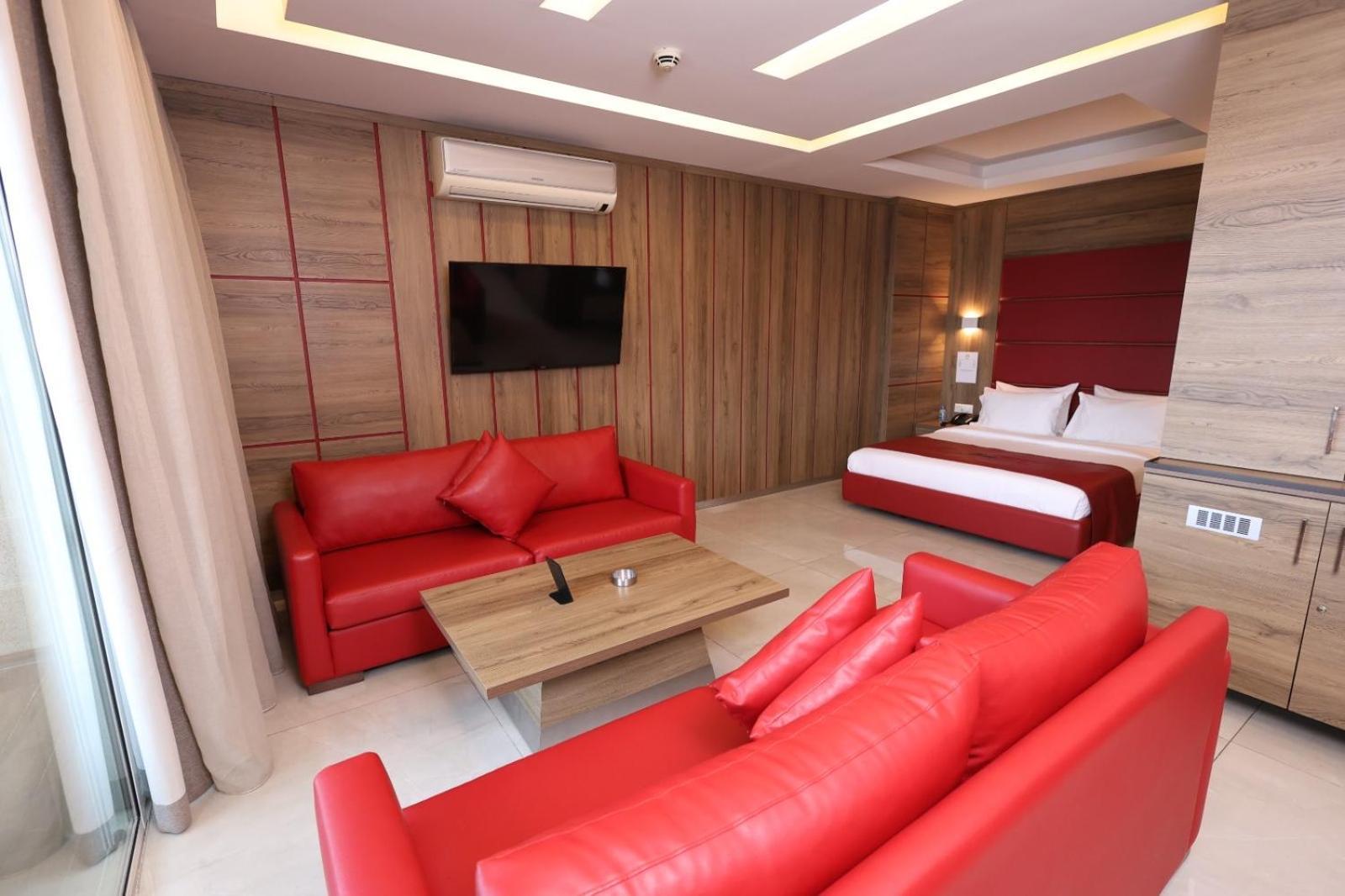 Ibiza Hotel จูนิเย ภายนอก รูปภาพ