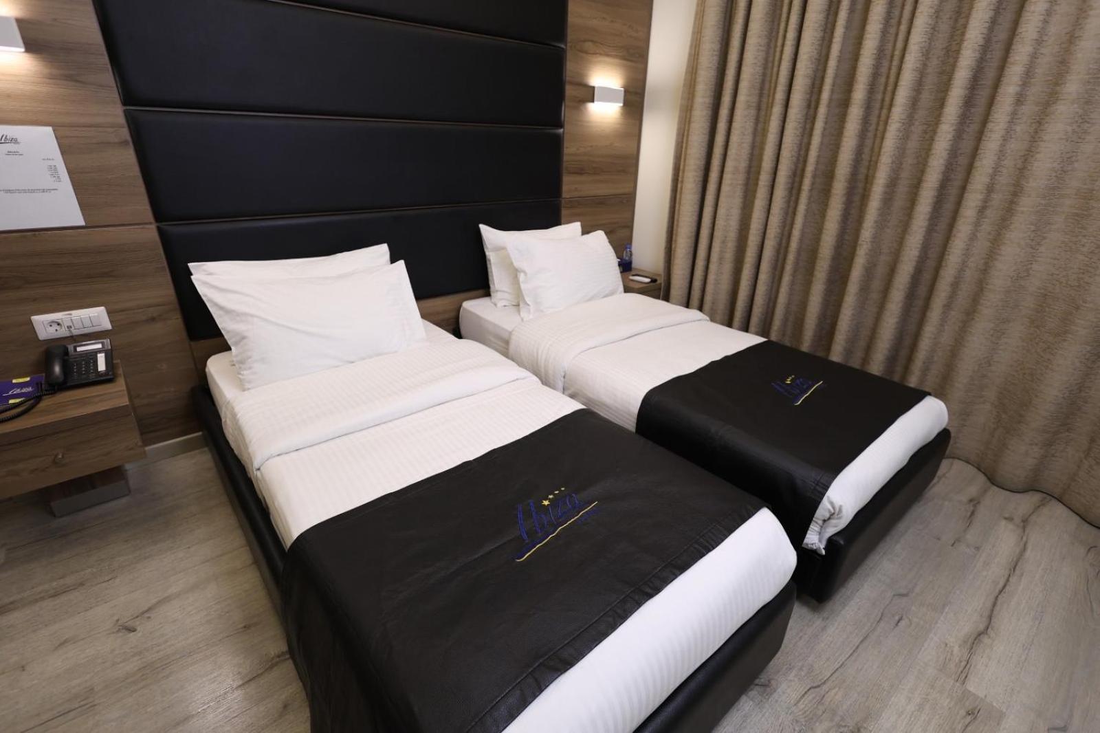 Ibiza Hotel จูนิเย ภายนอก รูปภาพ