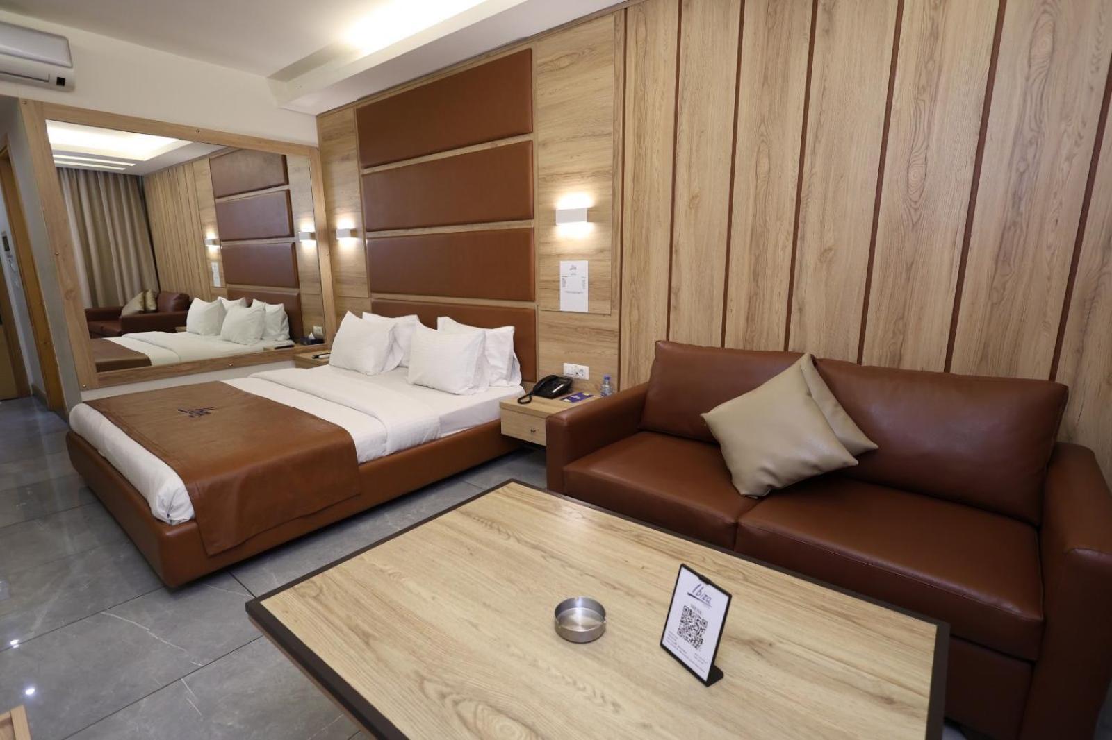 Ibiza Hotel จูนิเย ภายนอก รูปภาพ