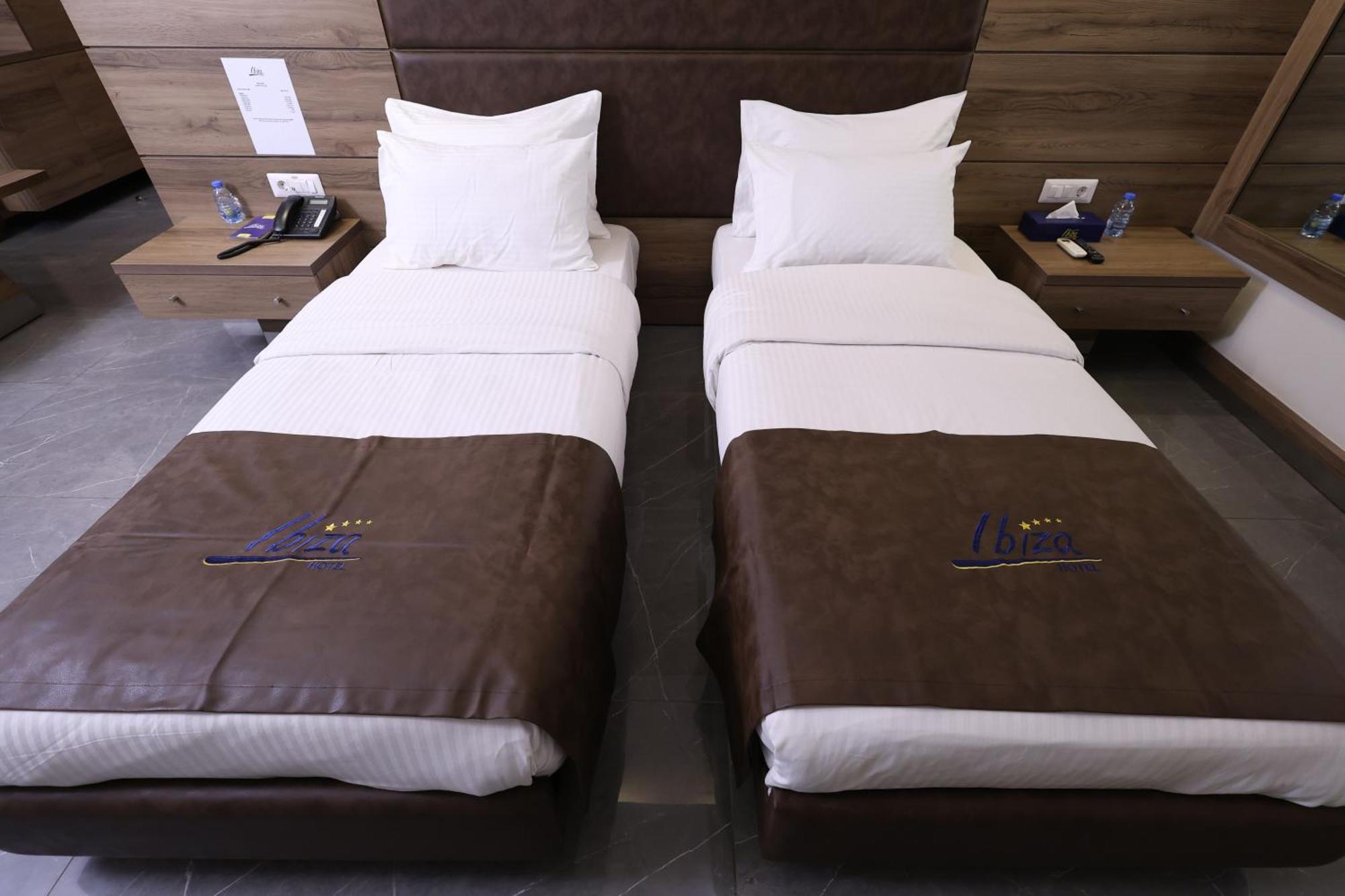 Ibiza Hotel จูนิเย ภายนอก รูปภาพ