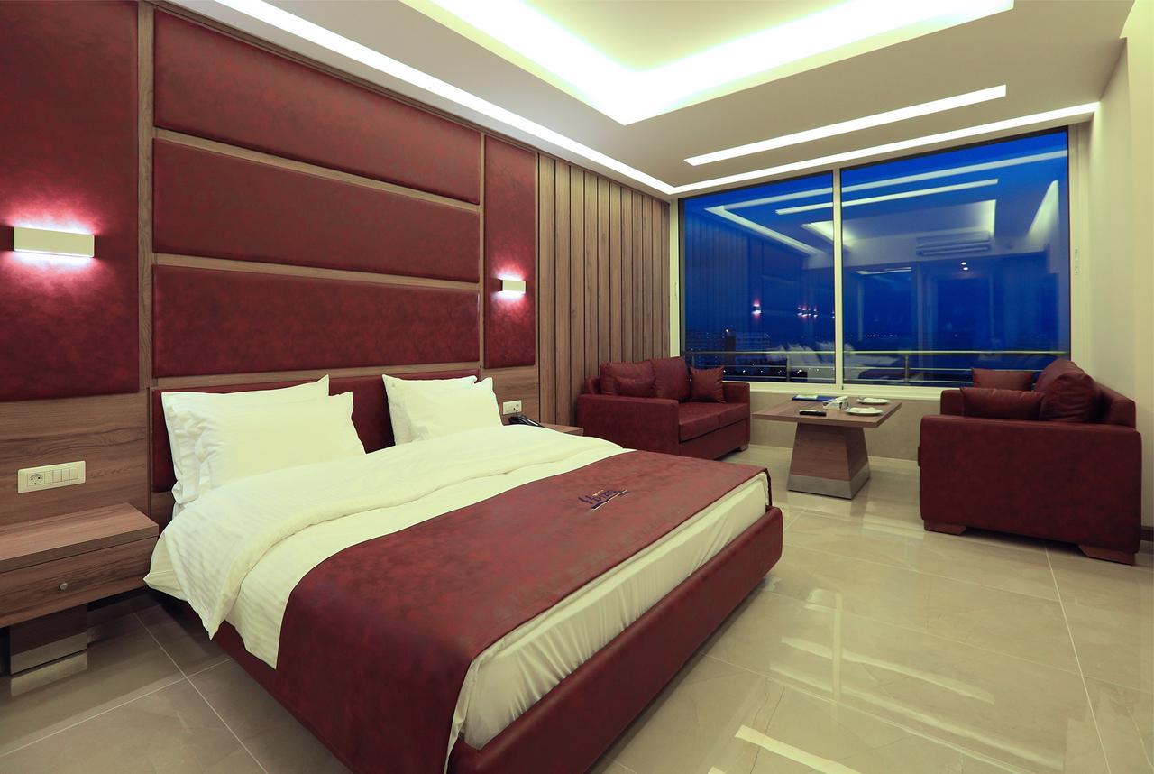 Ibiza Hotel จูนิเย ภายนอก รูปภาพ