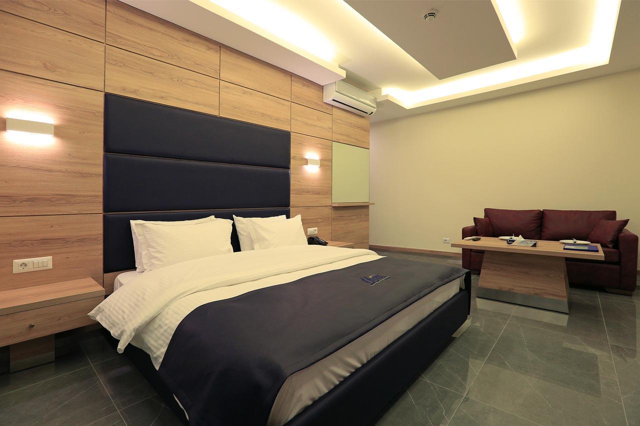 Ibiza Hotel จูนิเย ภายนอก รูปภาพ