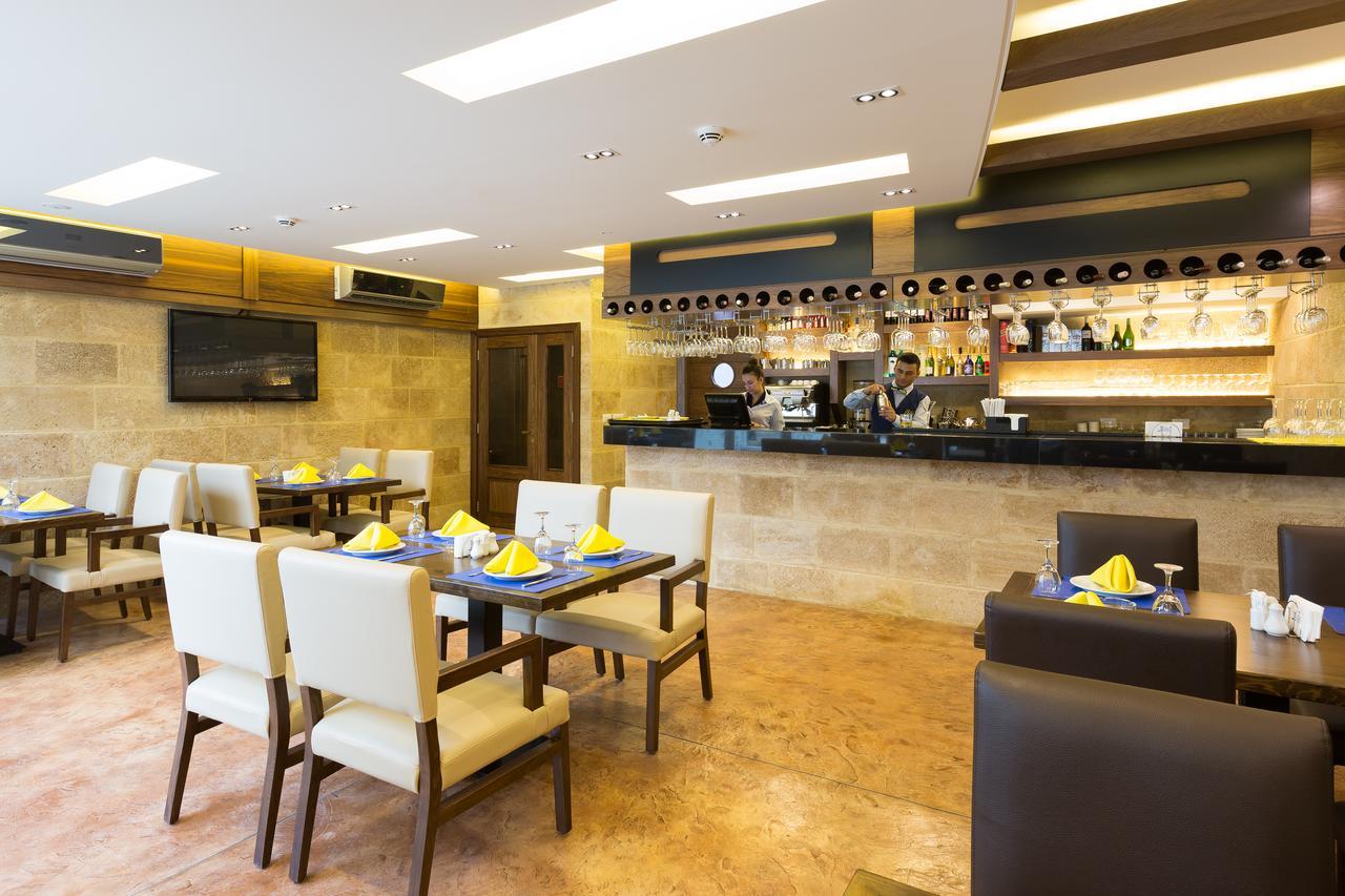Ibiza Hotel จูนิเย ภายนอก รูปภาพ